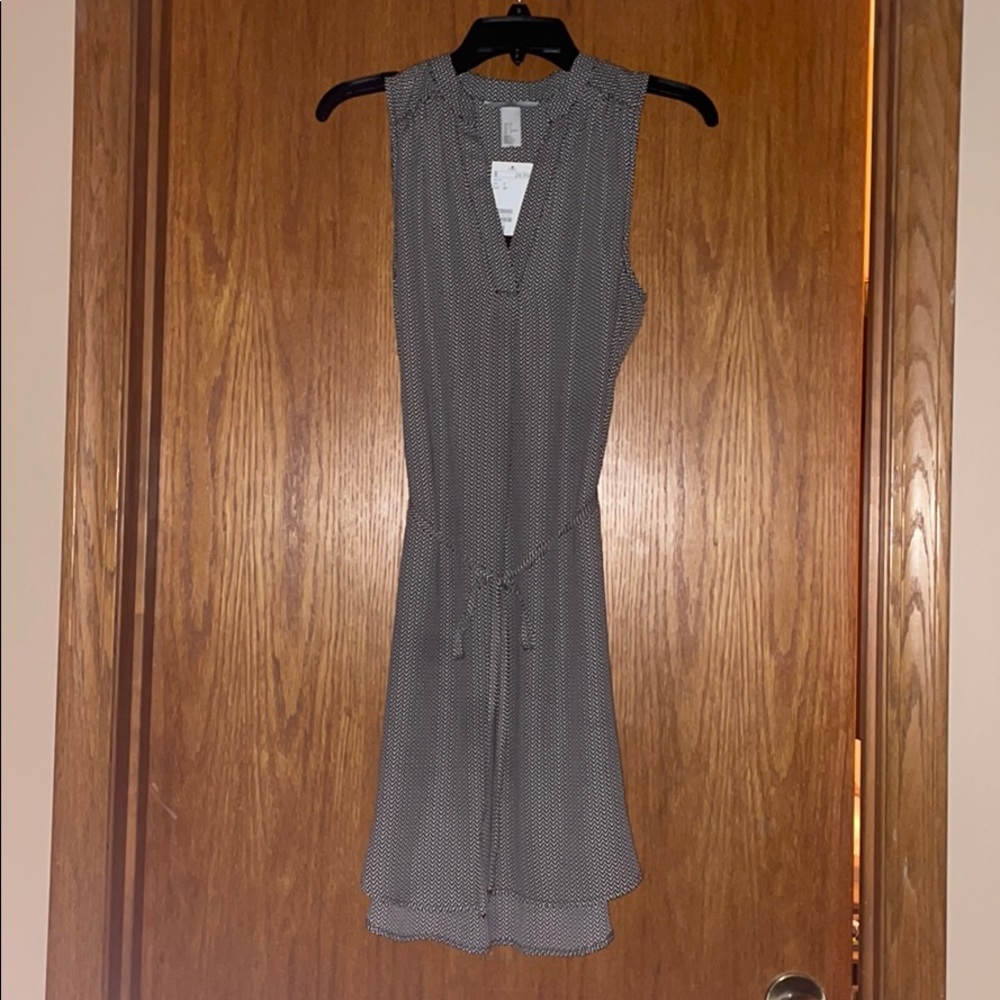 H&M Sleeveless Chevron Dress